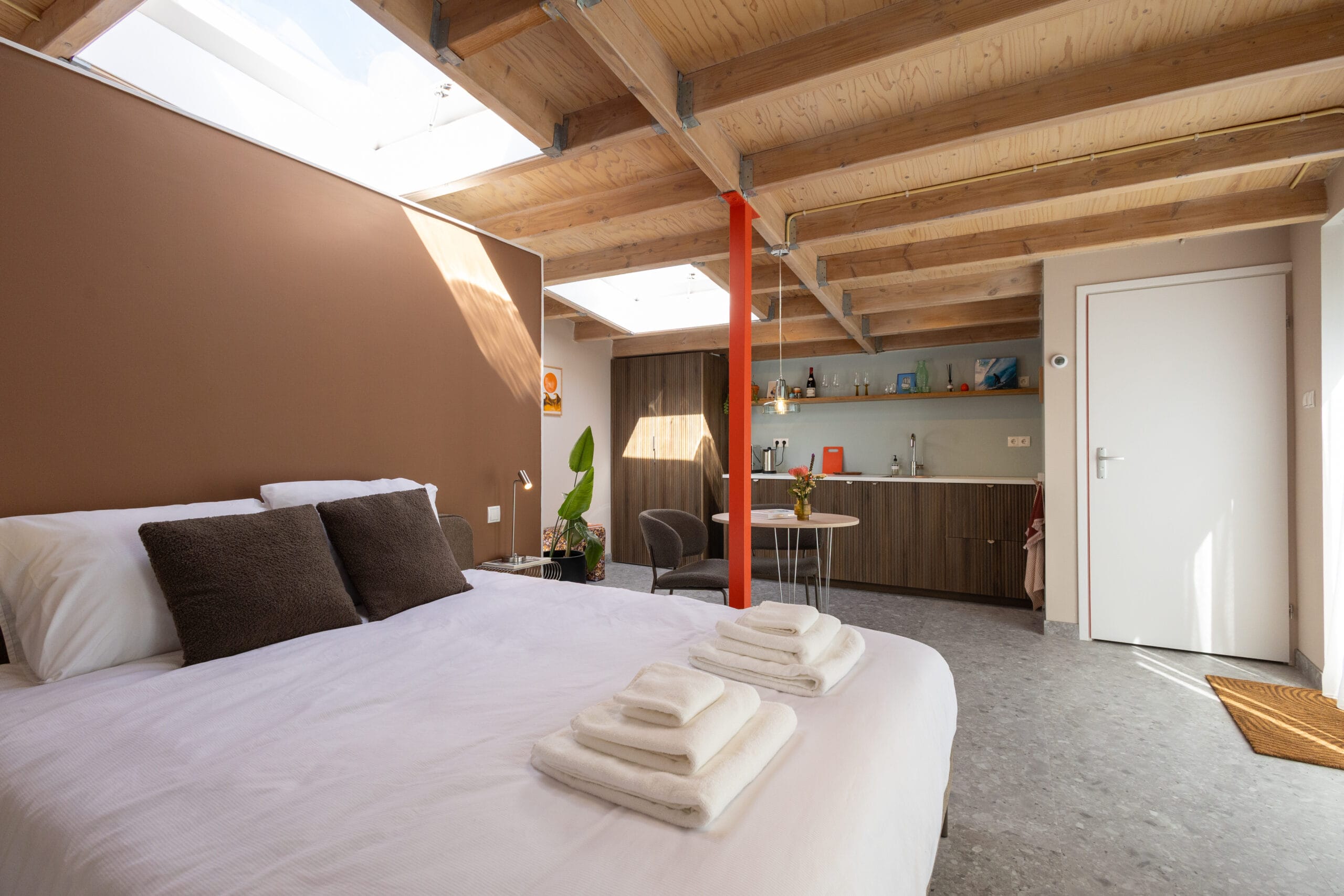 Studio-Keizer Overzicht Bed en Keuken