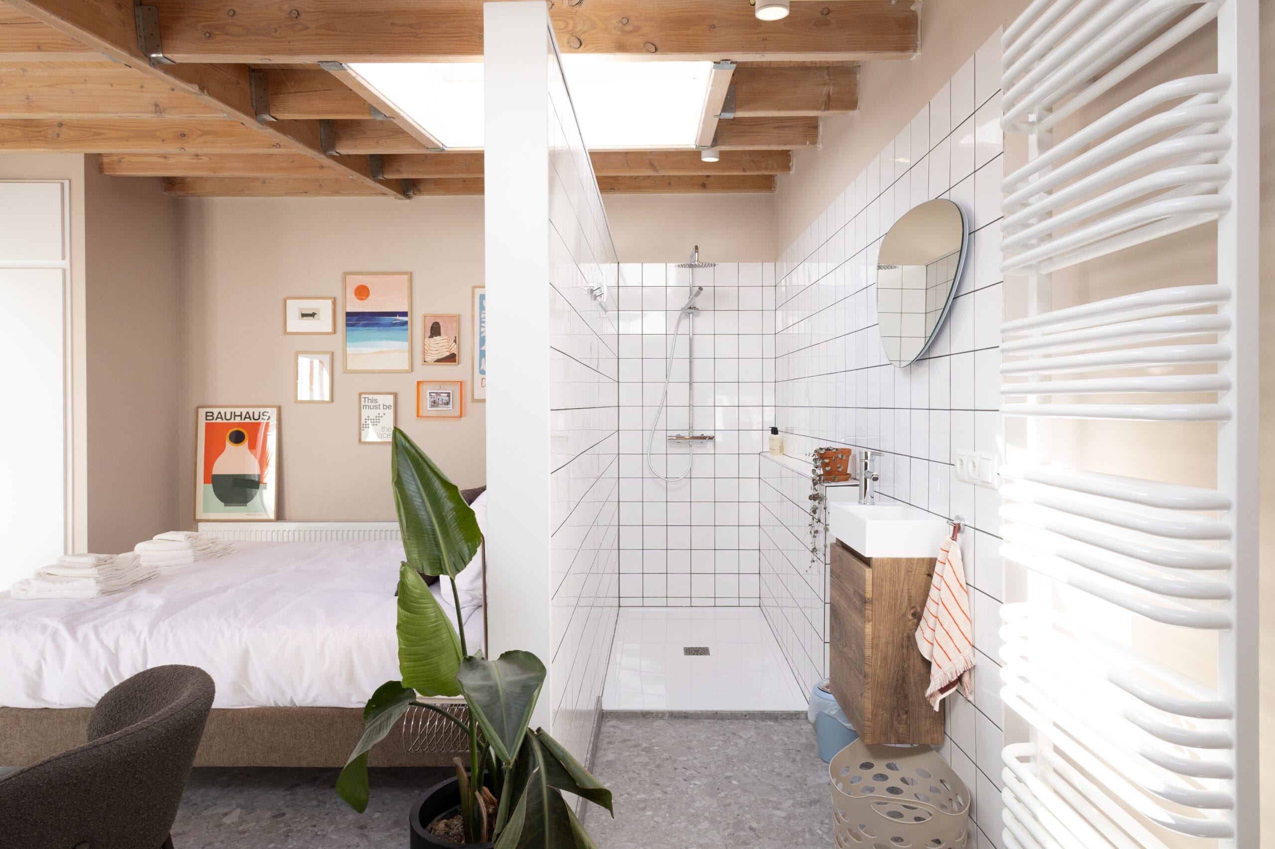 Studio-Keizer overzicht bed en badkamer